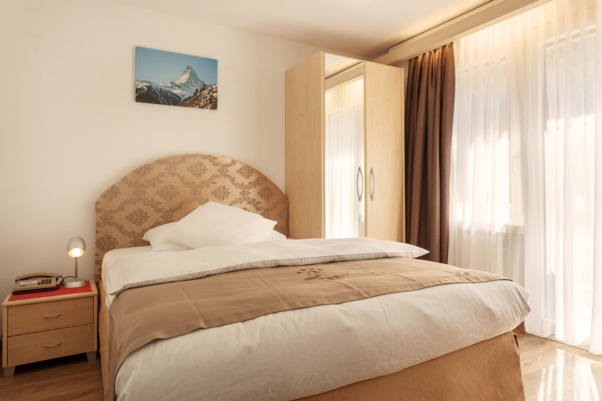 Hotel Beau Rivage Zermatt Einzelzimmer Nordseite Schlafzimmer